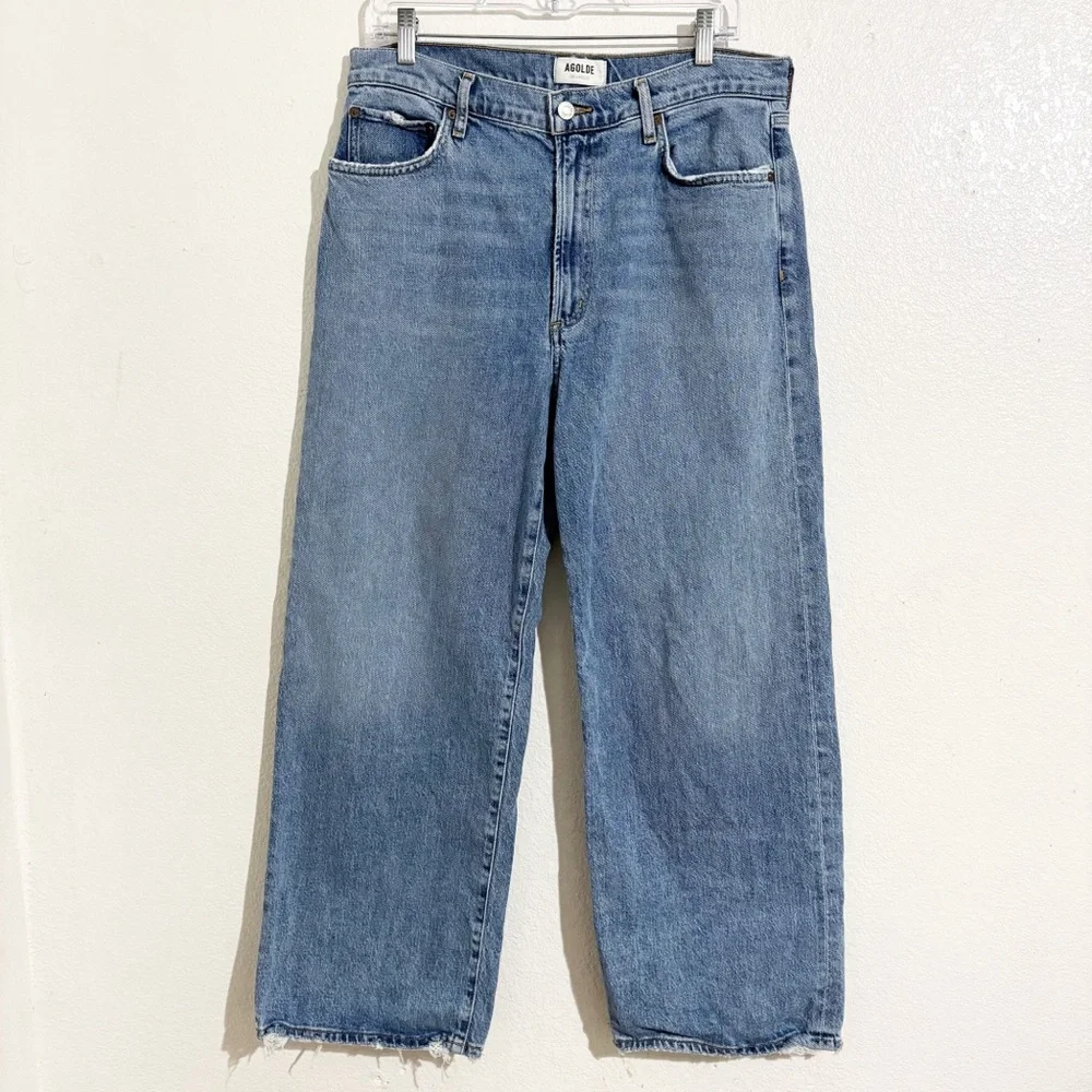Agolde Harper Crop Mid-Rise Wide Straight Leg Jeans in Hassle - Picture 5 of 11